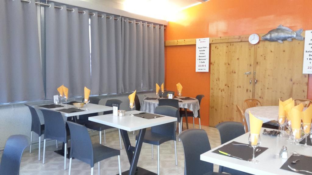 Voujeaucourt Pension Hotel Restaurant De La Place מראה חיצוני תמונה