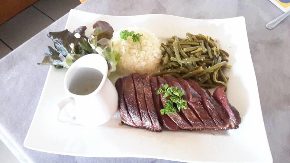 Voujeaucourt Pension Hotel Restaurant De La Place מראה חיצוני תמונה