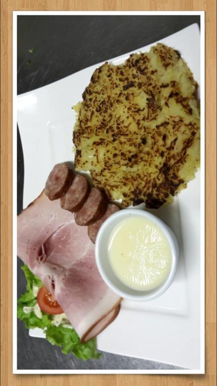Voujeaucourt Pension Hotel Restaurant De La Place מראה חיצוני תמונה